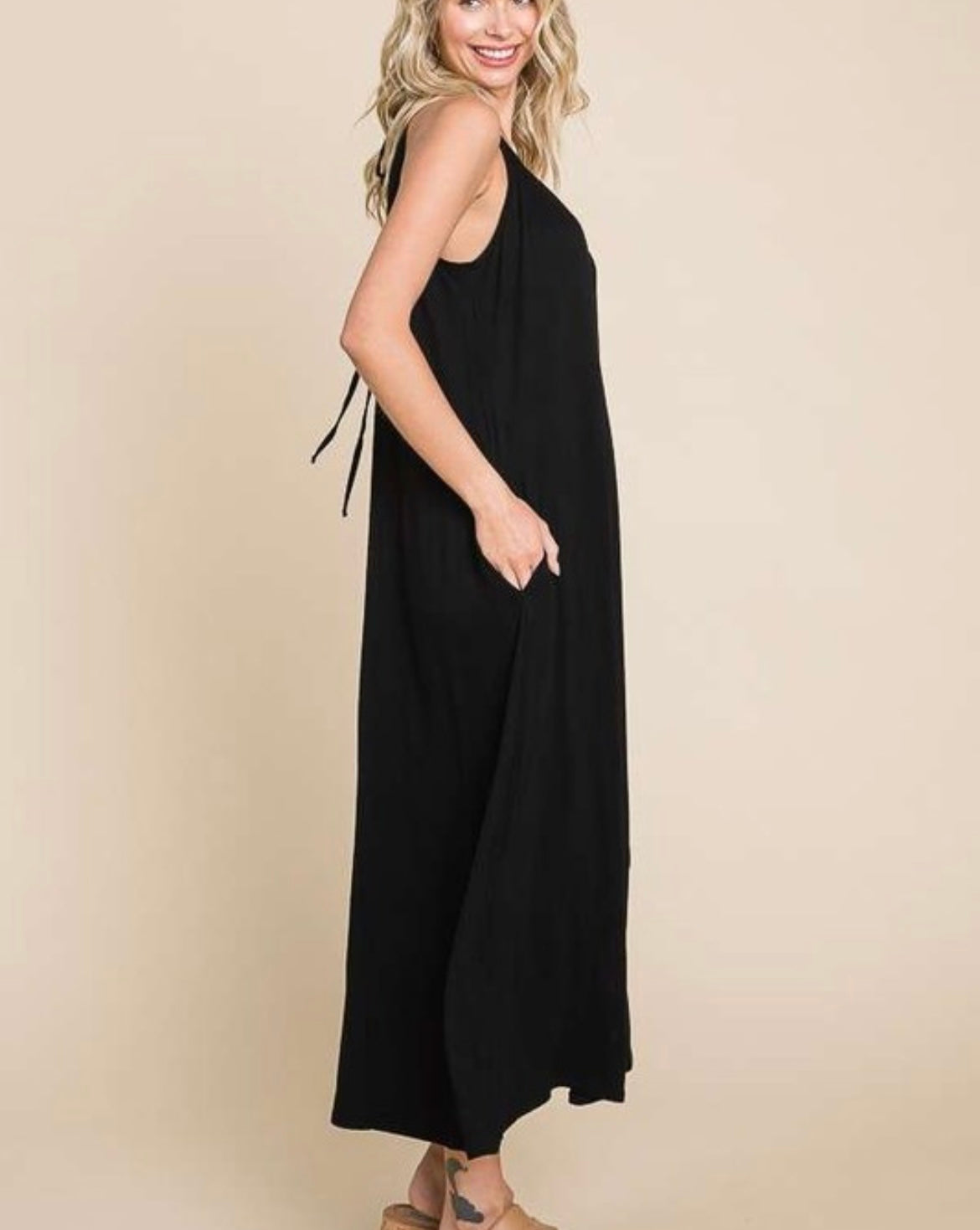 Sophia Black Pleated Front Maxi Dress