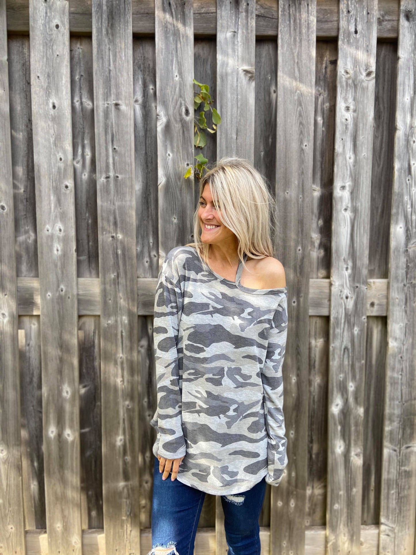 Camo Print Cut Out Detail Top-New Arrival Promo