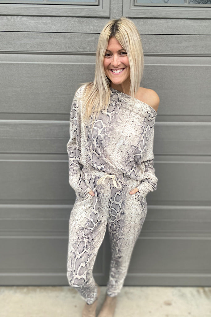 Stunning Off One Shoulder Snakeskin Jumpsuit