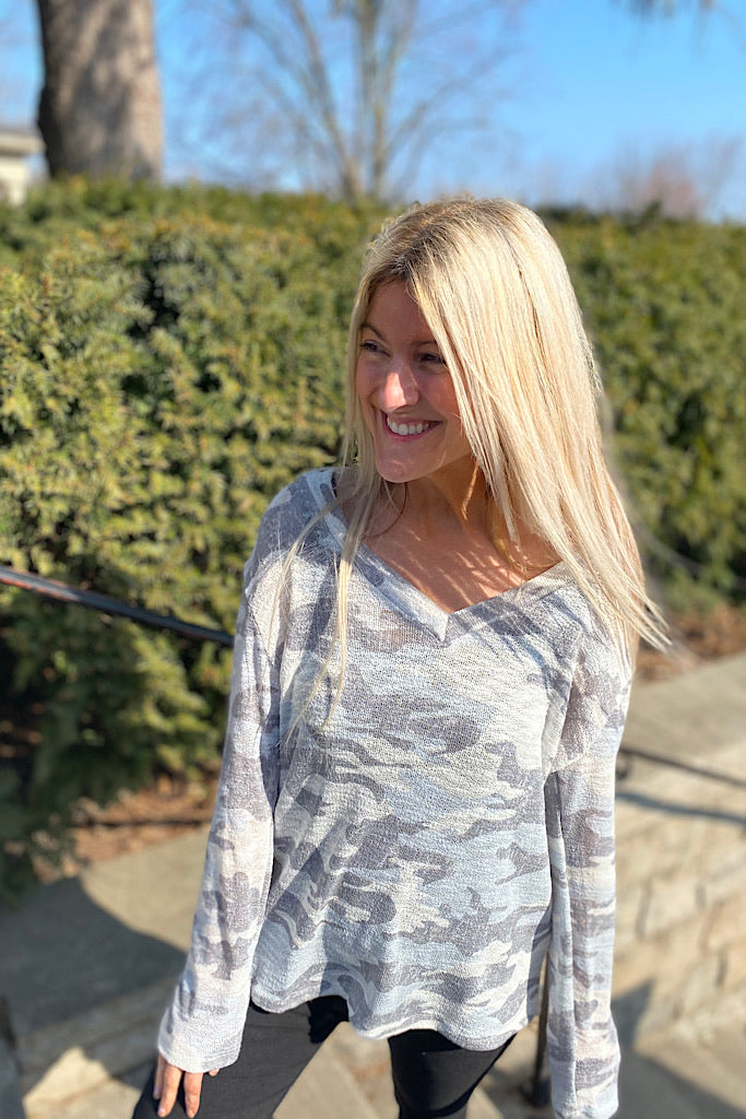 Camo Print V Neck Lightweight Top-New Arrival Promo