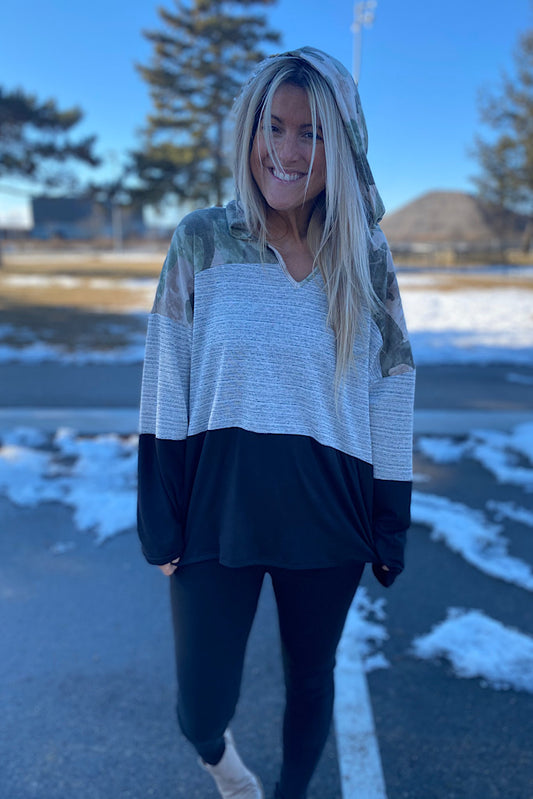 THE MELANIE  COLOR BLOCK TOP WITH HOOD